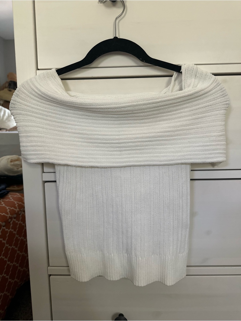 Off-Shoulder Ribbed Knit Sweater - White